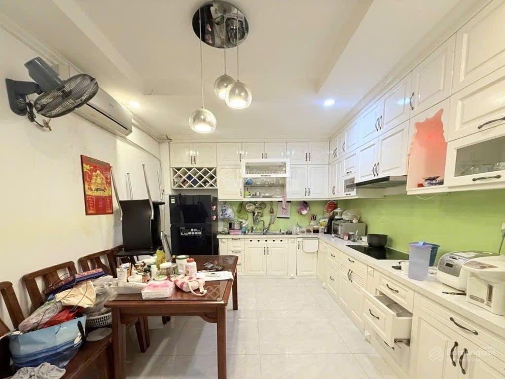 Bùi đình túy  p12 bình thạnh
65m2  4 tầng đúc chắc chắn  5p ngủ chỉ 7,98 tỷ tl
 5x13