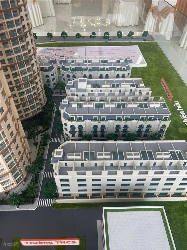 Tôi cần bán gấp shophouse đẹp, tại định công, hoàng mai 35 tỷ, 100m2 5t,  0912 256 ***