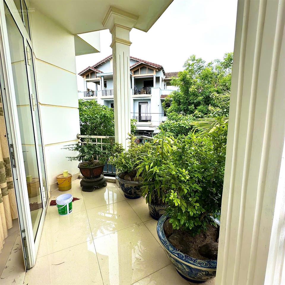 2 căn nhà 3 tầng từ dân  lô góc 2 mặt tiền 207,5m. ngang 11m kqh ngọc anh, phú thượng, tp huế.