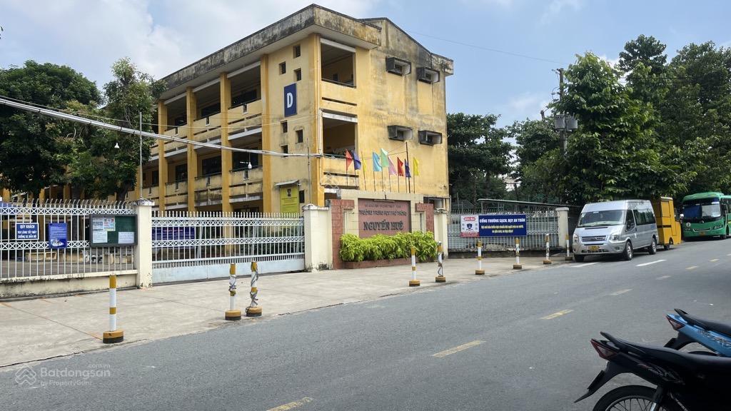 Vip đất sát mt đ.nguyễn văn tăng dt 77m2 gi.á 6.xtỷ hxt vip sát mt gần vinhomes q9 lê văn việt