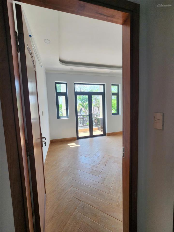 Hot nhà 4 tầng full nội thất khu compound sát mt đường lò lu, giá 7 tỷ gần vinhome q9, vđ3
