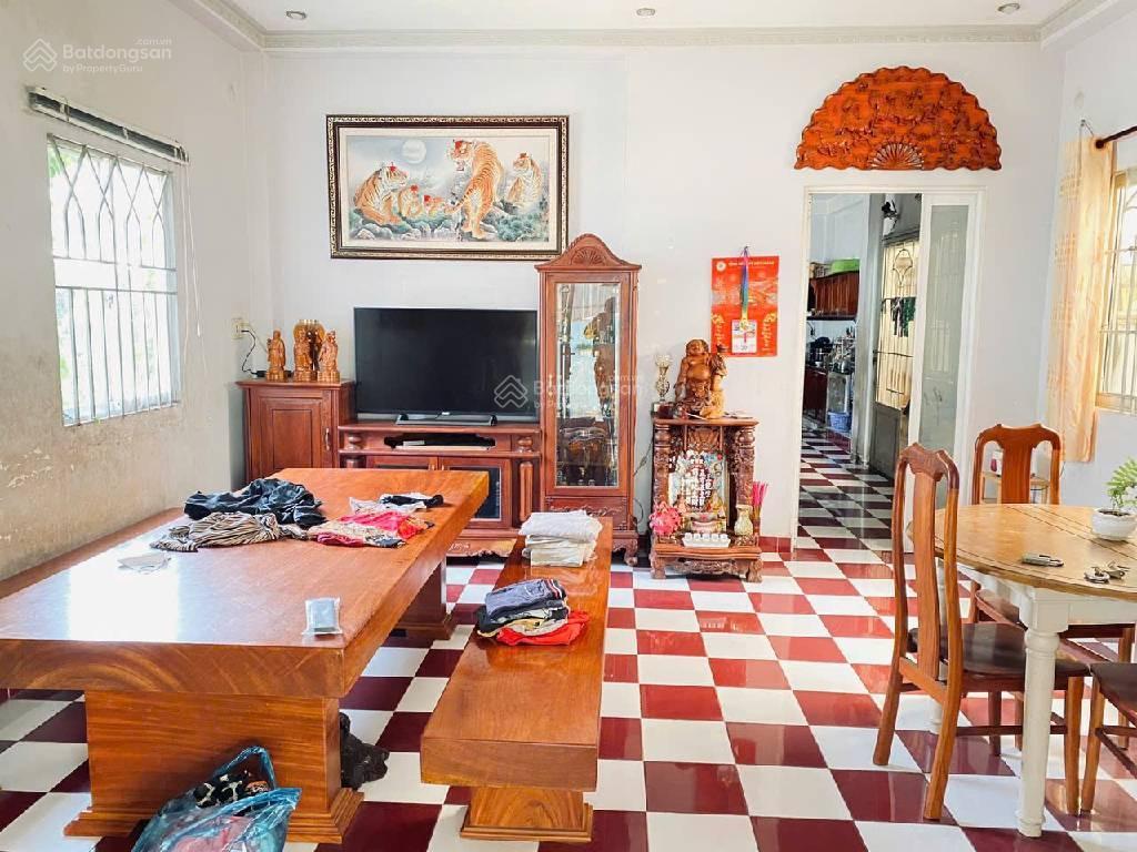 Bán đất tặng nhà 2 tầng giá 8.9 tỷ(tl) 162m2 ngang lớn đ.hoàng hữu nam cách lê văn việt 300m
