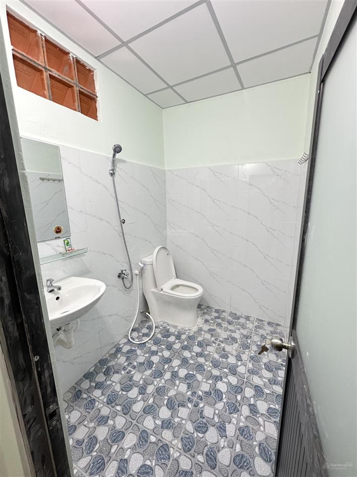 Bán nhà phạm văn đồng ngay trục giáp phú nhuận, bình thạnh. cn 49,5m2, chỉ 3 tỷ 980 còn tl