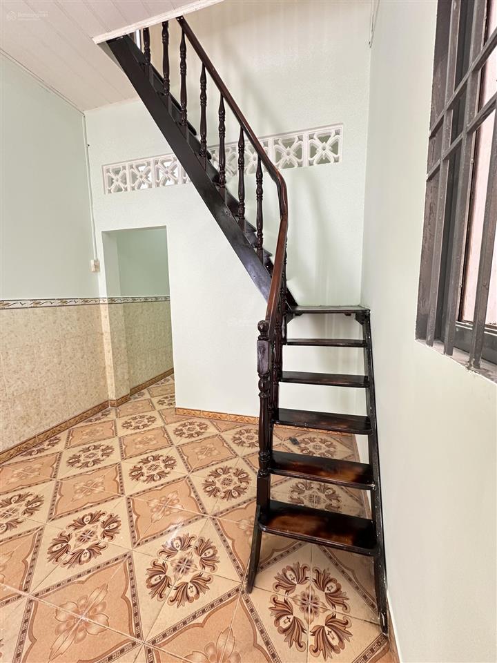 Bán nhà phạm văn đồng ngay trục giáp phú nhuận, bình thạnh. cn 49,5m2, chỉ 3 tỷ 980 còn tl