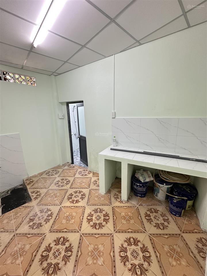 Bán nhà phạm văn đồng ngay trục giáp phú nhuận, bình thạnh. cn 49,5m2, chỉ 3 tỷ 980 còn tl