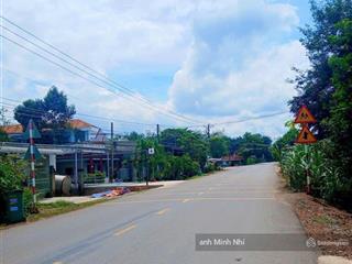 Đất kinh doanh buôn bán mặt tiền sát ubnd xã giá 650 triệu/380m2 sổ sẵn