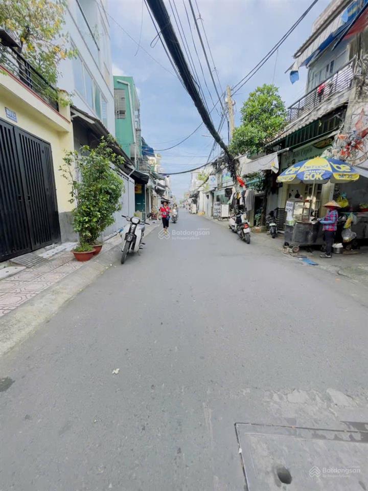 [ q4 ] nhà đẹp kdc dân trí cao không quy hoạch. 3tầng btct . chỉ 5 tỷ nhỉnh