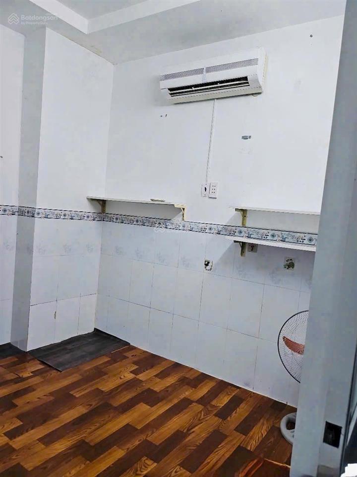 Bán chdv mặt tiền hẻm 1/  6 tầng 16 phòng  vị trí tại trung tâm quận 4 thông tin chi ti