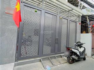 Bán chdv gần nhà thờ xóm chiếu thu nhập 1 năm 420tr  ngang 5.6m
