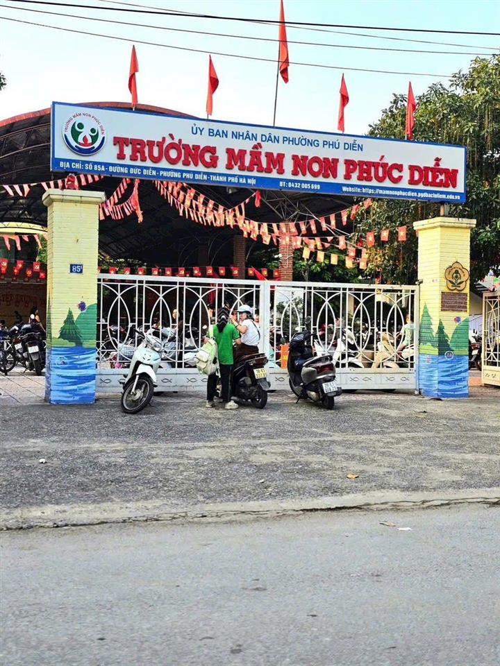 B.án nhà ở đức diễn, phú diễn, gần đường văn tiến dũng, dt 38m2 x 2 tầng, ngõ thông ô tô 7 chỗ