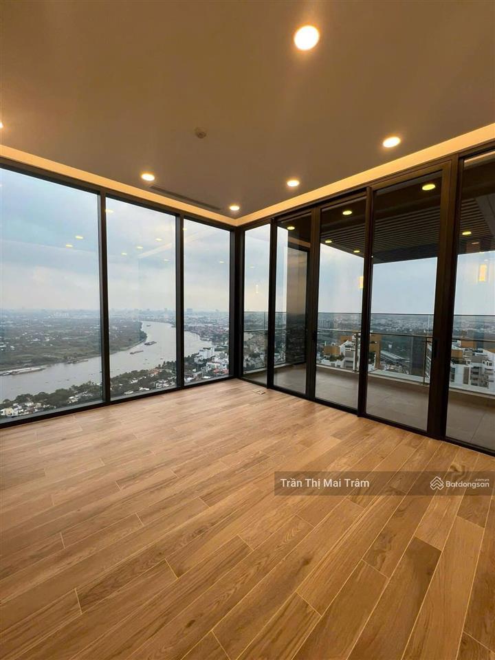 Duy nhất căn penthouse, 347m2, có nội thất cơ bản chỉ 8000$ ở lumiere riverside