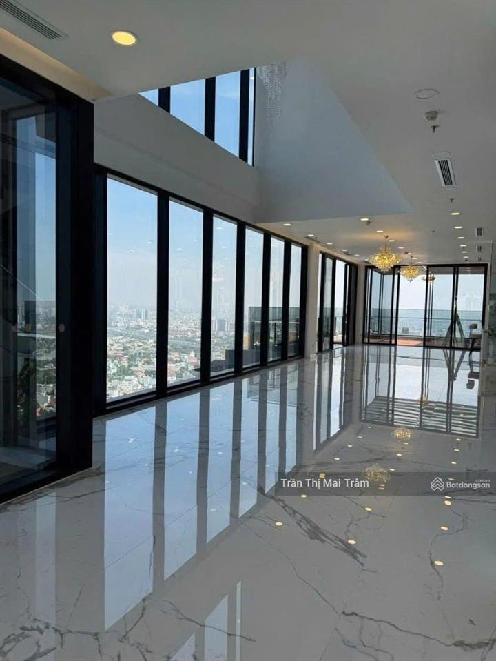 Duy nhất căn penthouse, 347m2, có nội thất cơ bản chỉ 8000$ ở lumiere riverside