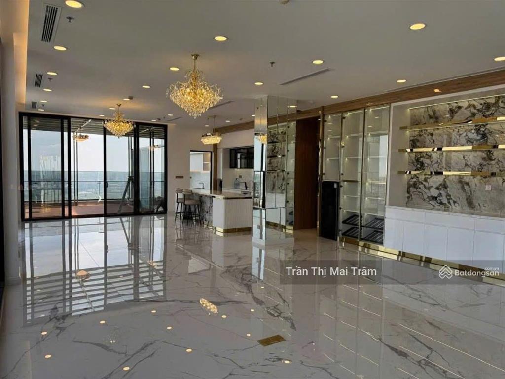 Duy nhất căn penthouse, 347m2, có nội thất cơ bản chỉ 8000$ ở lumiere riverside
