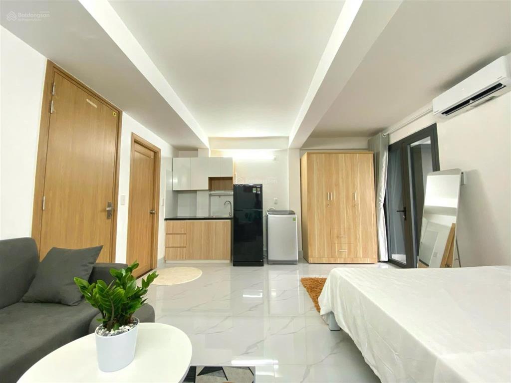 Cho thuê chdv studio ban công lớn, full nt gần lotte, cầu kênh tẻ, rmit, vivocity, gần q4, q1, q8
