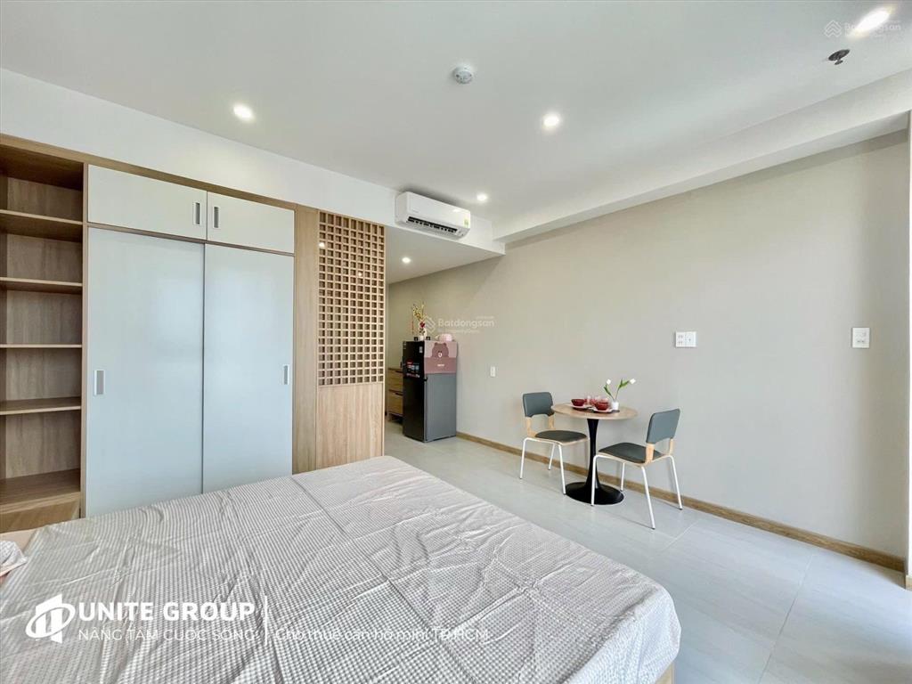 Cho thuê chdv studio ban công lớn, full nt gần lotte, cầu kênh tẻ, rmit, vivocity, gần q4, q1, q8