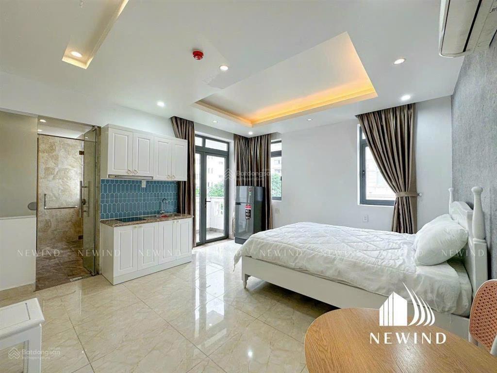 Cho thuê chdv studio ban công lớn, full nt gần lotte, cầu kênh tẻ, rmit, vivocity, gần q4, q1, q8