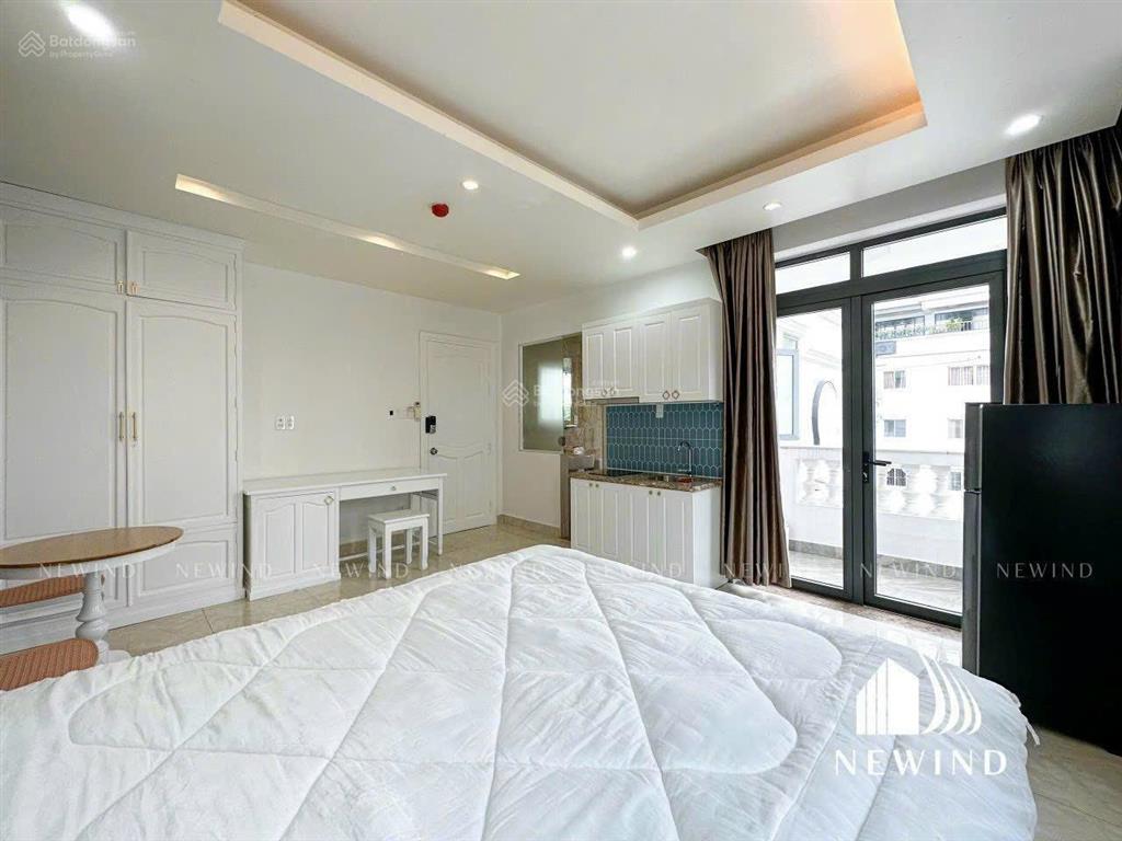 Cho thuê chdv studio ban công lớn, full nt gần lotte, cầu kênh tẻ, rmit, vivocity, gần q4, q1, q8