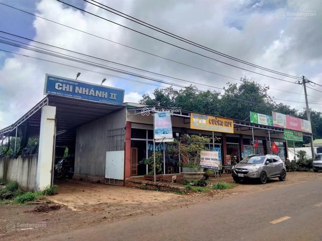 Bán nhà đất mặt tiền đường nhựa chính chủ