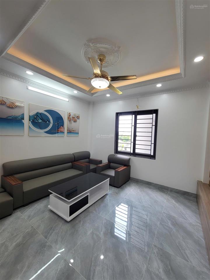 Đông mỹ  thanh trì 4tầng  46m oto vào nhà gần cấp 3 đông mỹ
