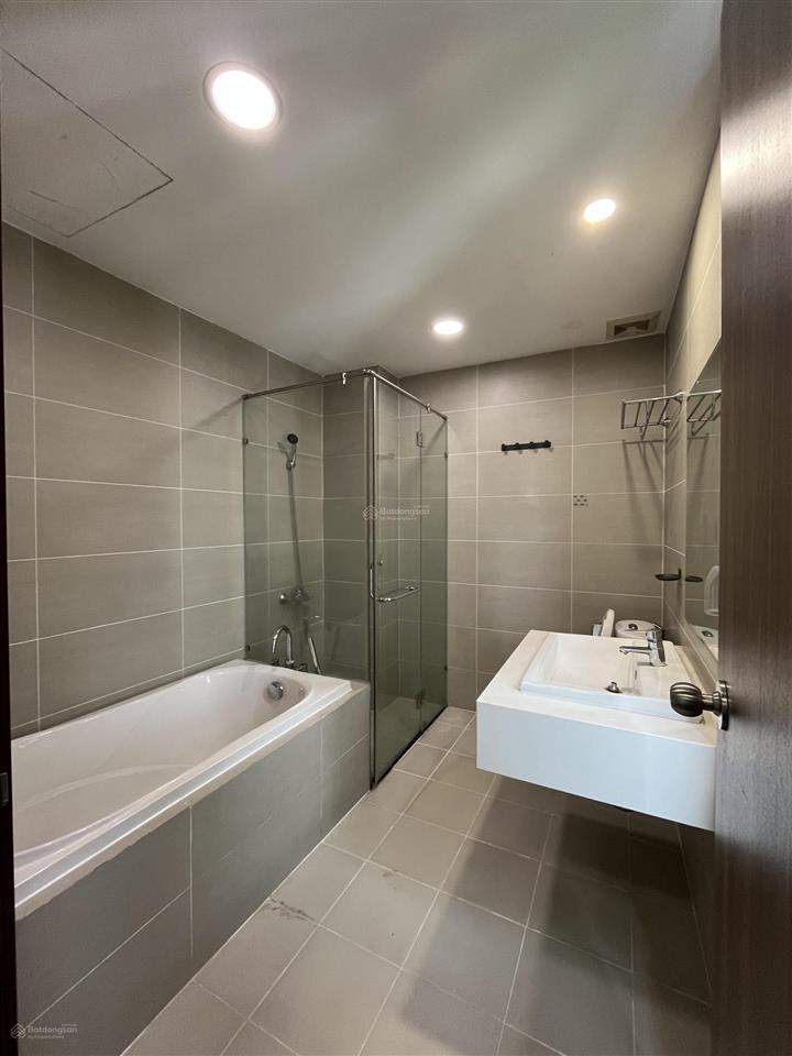 Căn hộ de capella góc 3 mặt thoáng 3pn, 2wc full nội thất mới, giá tốt 21 triệu vnd, 95m2