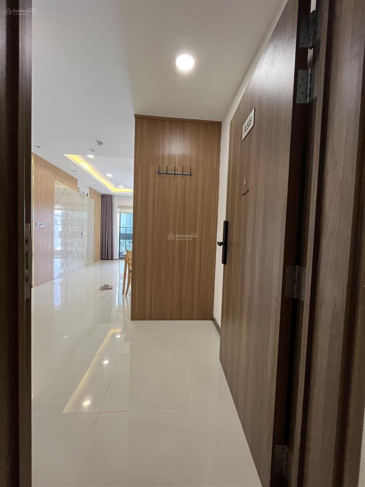 Căn hộ de capella góc 3 mặt thoáng 3pn, 2wc full nội thất mới, giá tốt 21 triệu vnd, 95m2