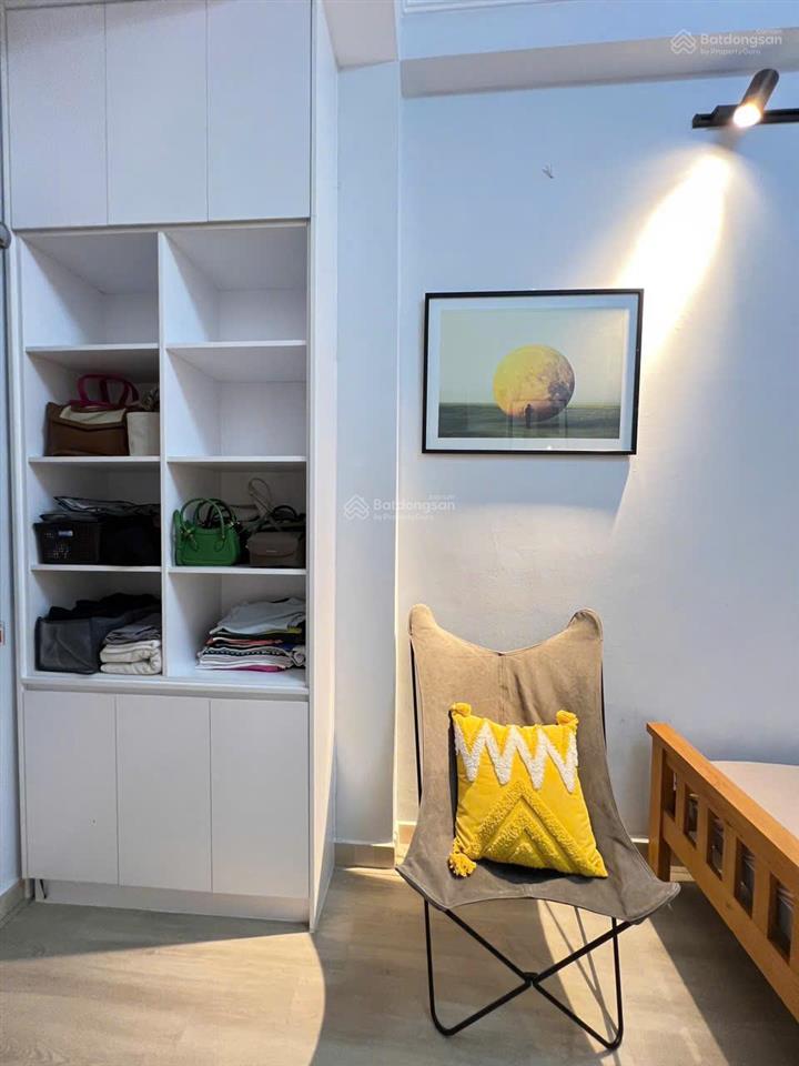 Nhà sổ hồng, xây dựng kỹ, 4x11=44m2 3 tầng= 132m2 sử dụng.  hà 0937 190 ***