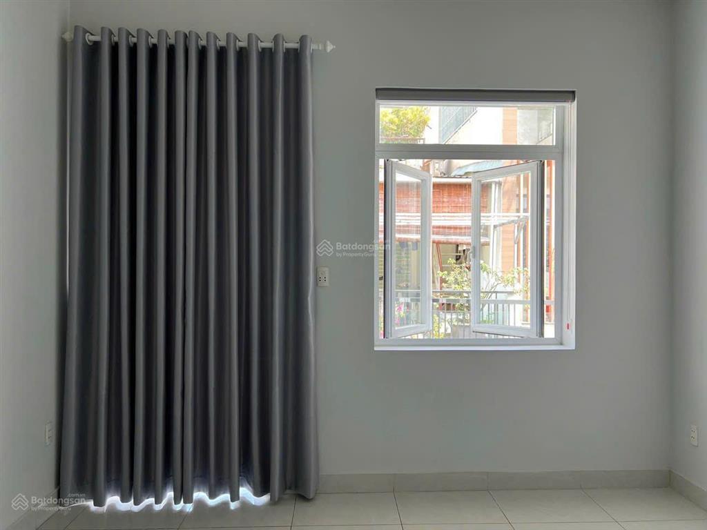 Nhà sổ hồng, xây dựng kỹ, 4x11=44m2 3 tầng= 132m2 sử dụng.  hà 0937 190 ***