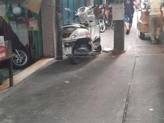 Mặt chợ quận 1 giáp nguyễn huệ 1 trệt 1 lửng 3 lầu sân thượng ~75m chính chủ hơn 60 năm