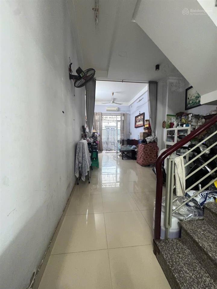 Bán gấp nhà cách mạng tháng 8, quận 3 gần mt 70m2 4 tầng