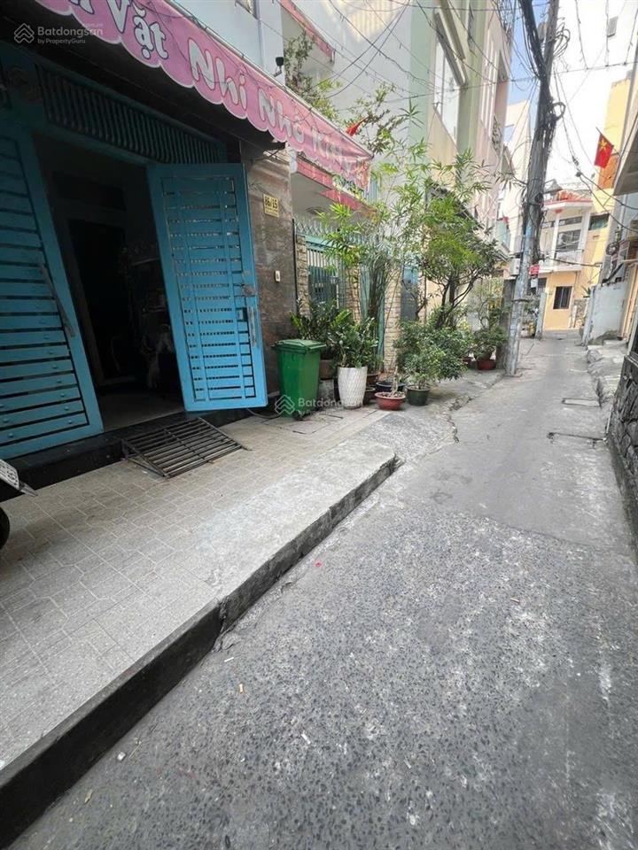 Siêu phẩm thang máy phan xích long, phú nhuận