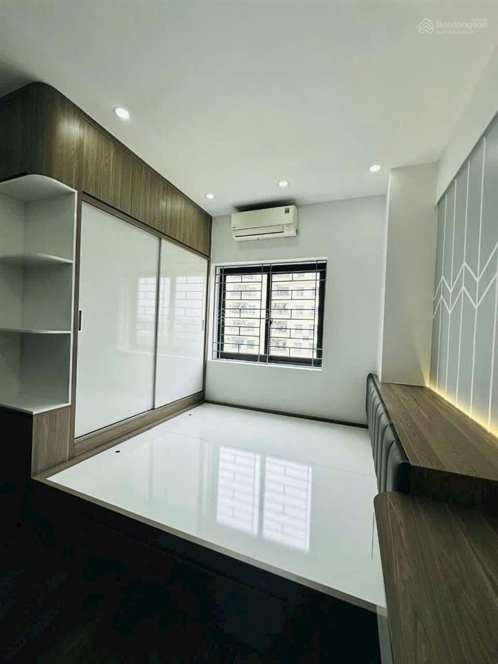 Bán nhanh căn hộ tòa a4 đền lừ view hồ đền lừ siêu thoáng. dt 60m2, 2pn. giá 4.3 tỷ.  0917 208 ***