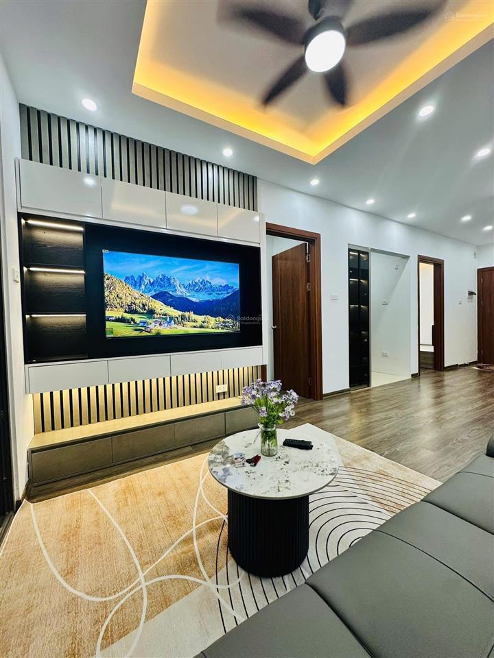 Bán nhanh căn hộ tòa a4 đền lừ view hồ đền lừ siêu thoáng. dt 60m2, 2pn. giá 4.3 tỷ.  0917 208 ***