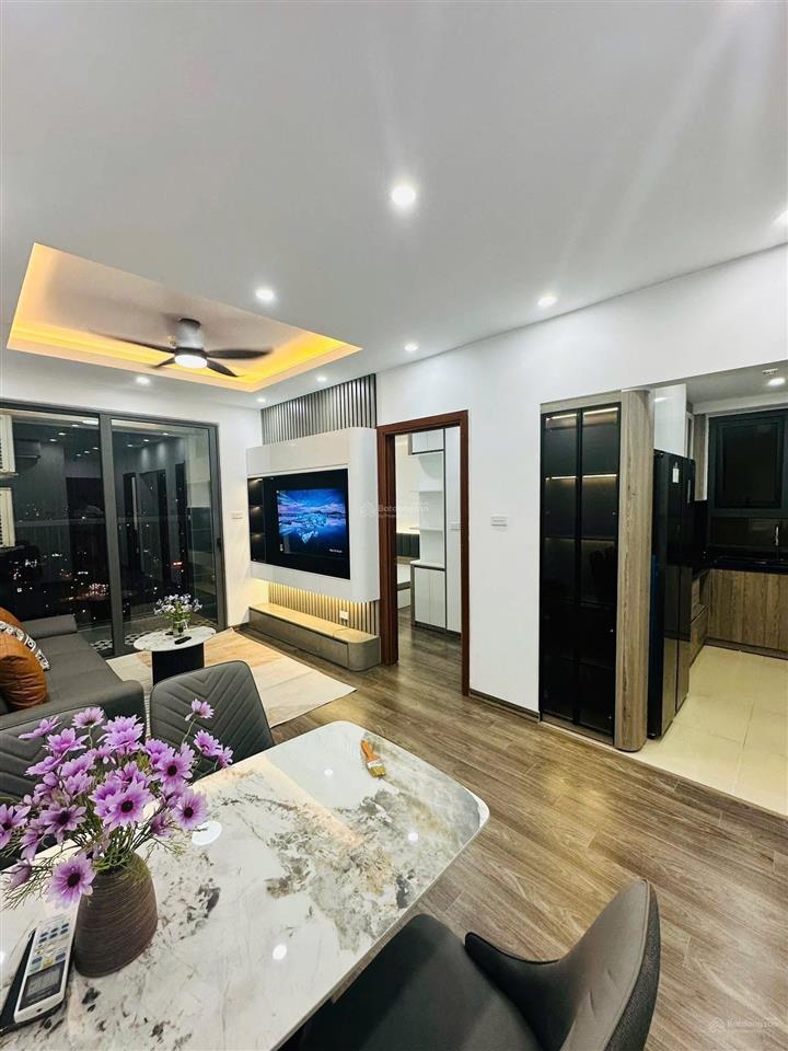 Bán nhanh căn hộ tòa a4 đền lừ view hồ đền lừ siêu thoáng. dt 60m2, 2pn. giá 4.3 tỷ.  0917 208 ***
