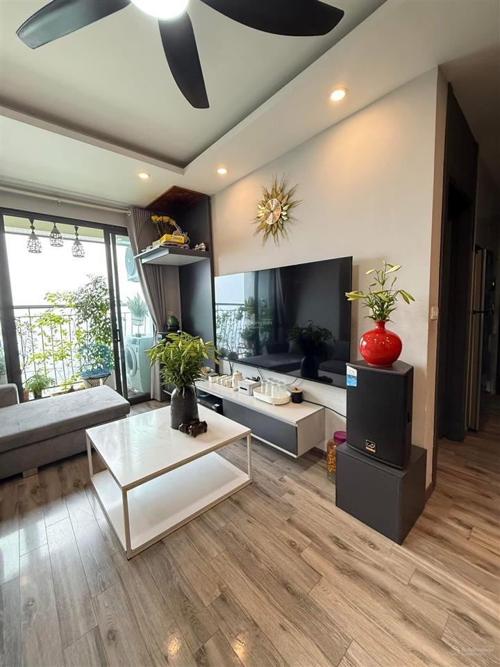 Cc bán gấp chcc gelexia 885 tam trinh view siêu thoáng. dt 72m2,2n2vs. 0917 208 ***