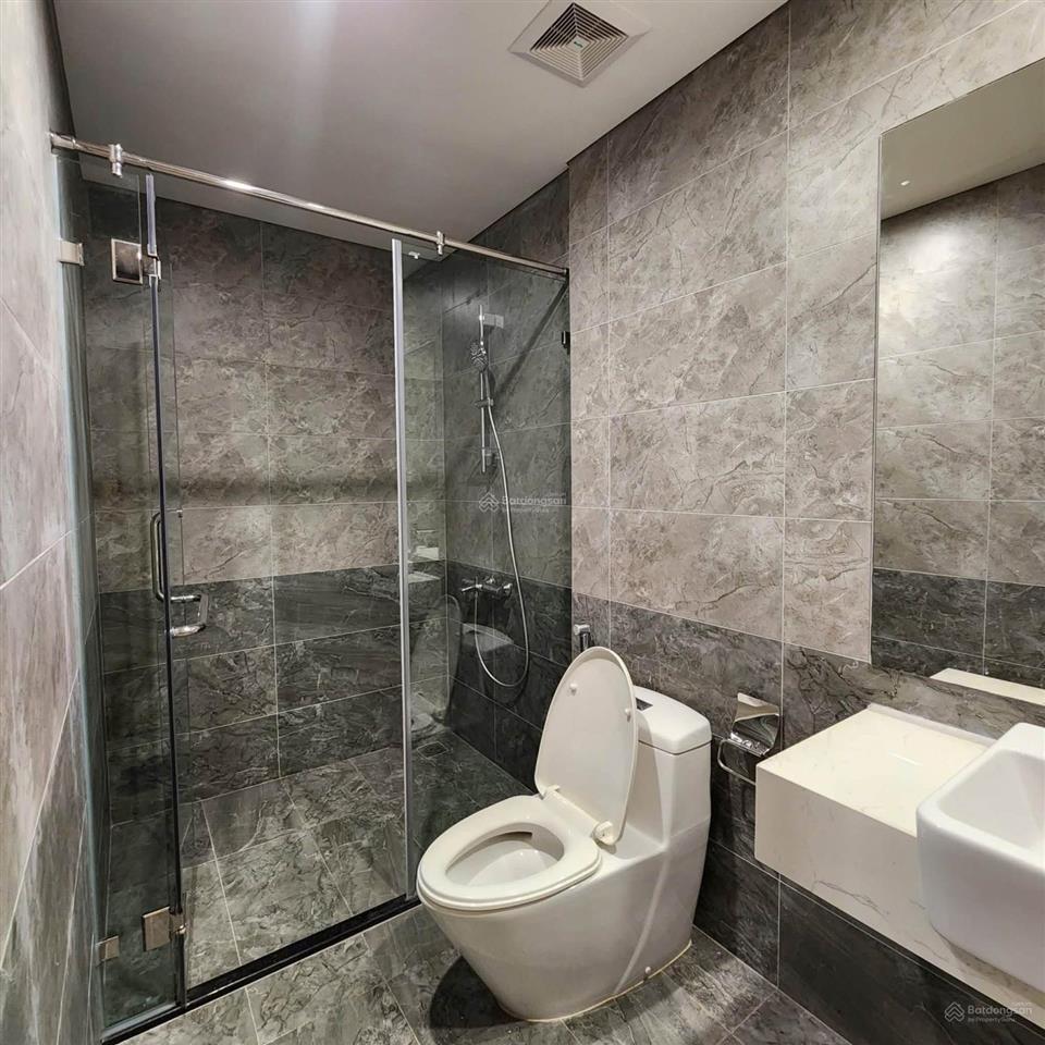 Bán gấp cc udic riverside tại 122 vĩnh tuy, dt 70m2, 2pn, 2wc, nội thất đầy đủ.  0917 208 ***