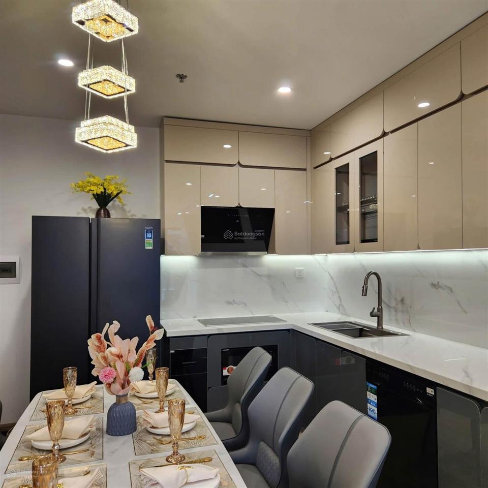 Bán gấp cc udic riverside tại 122 vĩnh tuy, dt 70m2, 2pn, 2wc, nội thất đầy đủ.  0917 208 ***