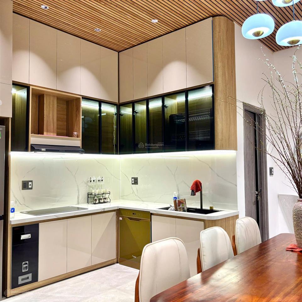 Siêu phẩm 3 tầng luxury sát biển nguyễn tất thành, sau lưng đường lớn kinh dương vương, đà nẵng