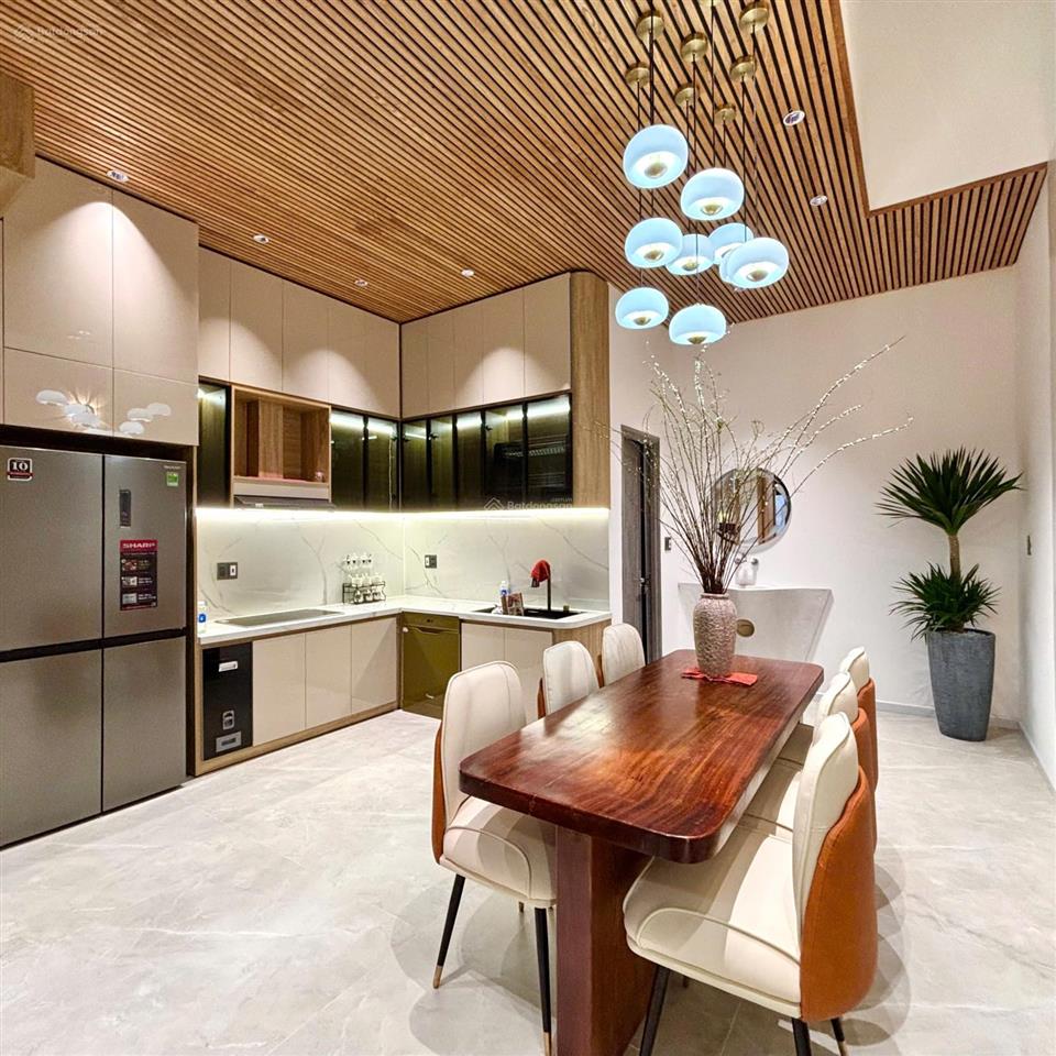 Siêu phẩm 3 tầng luxury sát biển nguyễn tất thành, sau lưng đường lớn kinh dương vương, đà nẵng
