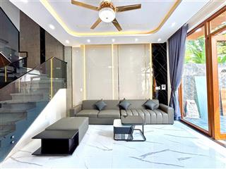 Bán gấp nhà 3 tầng mới xây đường bàu cầu giá cắt lỗ ở hòa xuân, gần ql1a, gần ccxh eco