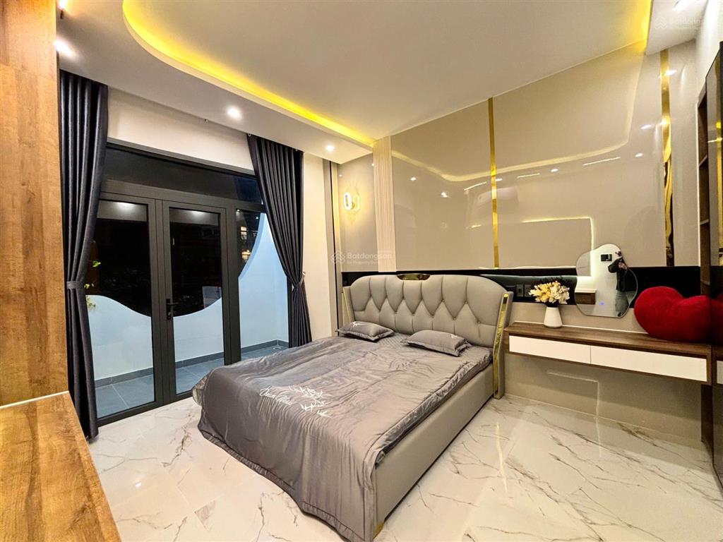 Bán tòa nhà căn hộ mini khu fpt mới xây xong dòng tiền 70tr/tháng gần sông cổ cò siêu thoáng