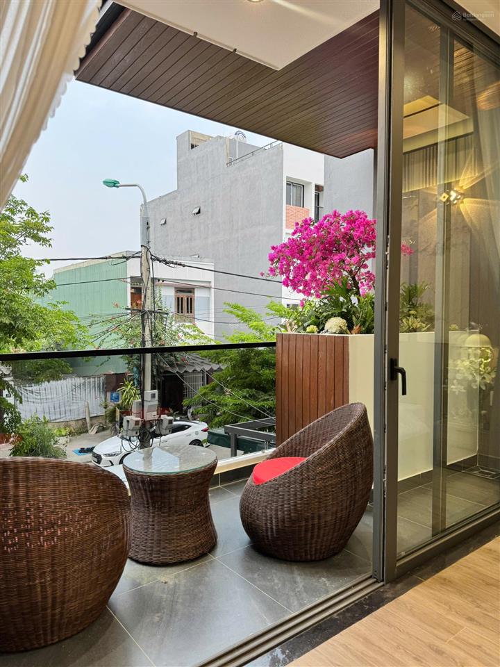 Tuyệt tác hiện đại 3 tầng mới 100% sát dãy biệt thự nguyễn đình thi ven sông tại hòa xuân