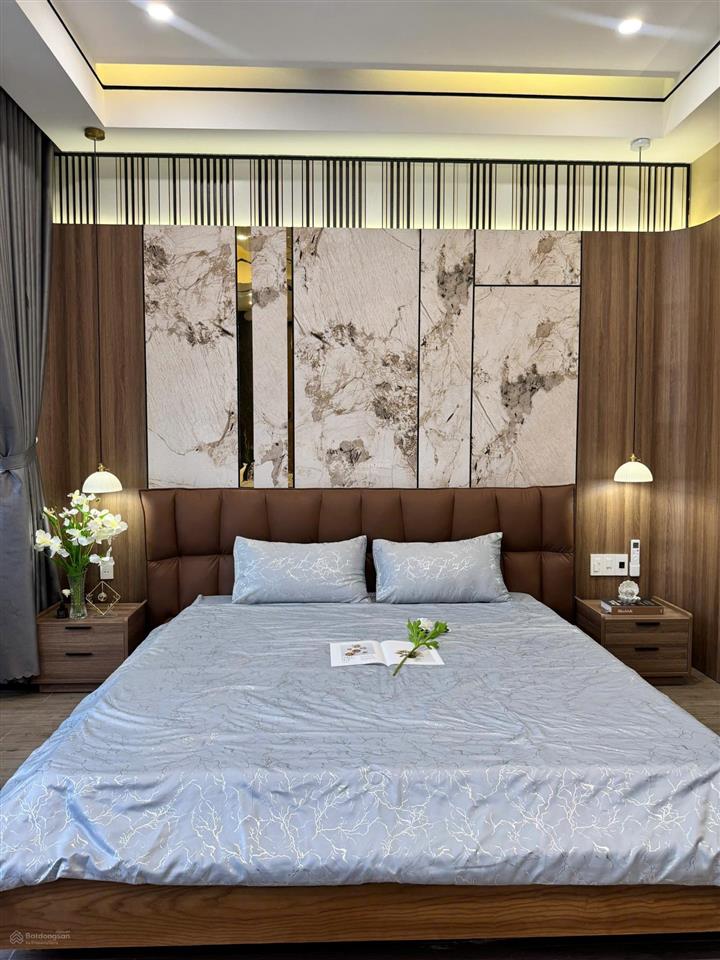 Tuyệt tác hiện đại 3 tầng mới 100% sát dãy biệt thự nguyễn đình thi ven sông tại hòa xuân