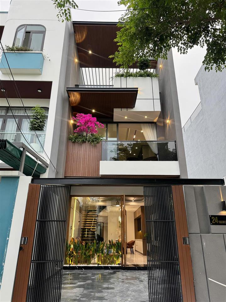 Tuyệt tác hiện đại 3 tầng mới 100% sát dãy biệt thự nguyễn đình thi ven sông tại hòa xuân
