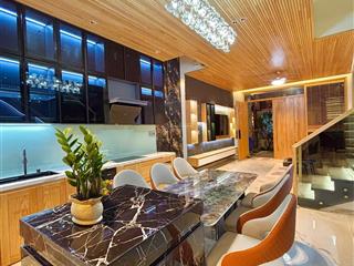 Bán nhà mặt tiền mới xây 3 tầng hiện đại khu vip hoà xuân,giữa cầu nguyễn tri phương và hoà xuân