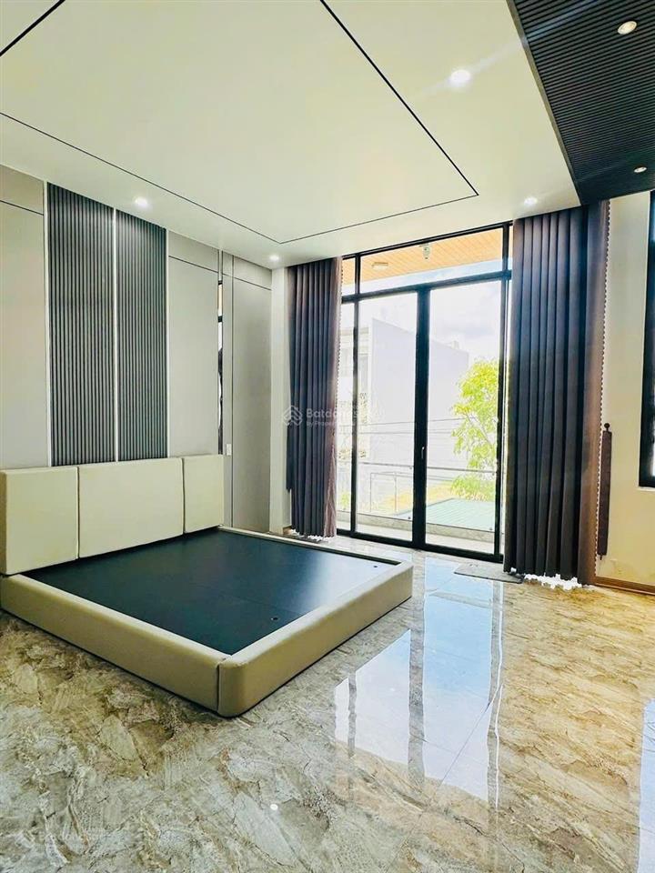 Hoả tốc bán nhanh nhà 3 tầng đẹp sát lê quảng chírẻ hơn thị trường 300 triệu,hòa xuân,tp đà nẵng