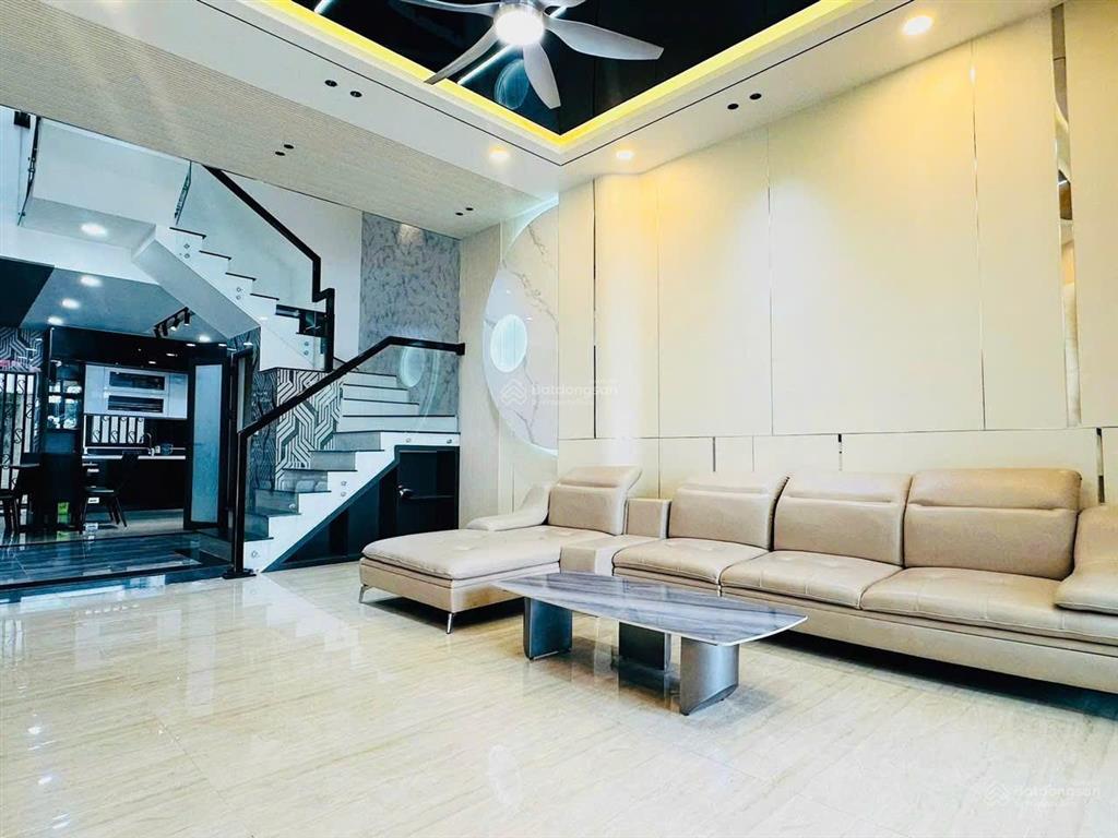 Hoả tốc bán nhanh nhà 3 tầng đẹp sát lê quảng chírẻ hơn thị trường 300 triệu,hòa xuân,tp đà nẵng