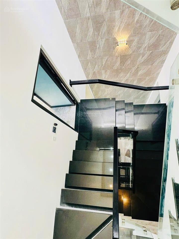 Hoả tốc bán nhanh nhà 3 tầng đẹp sát lê quảng chírẻ hơn thị trường 300 triệu,hòa xuân,tp đà nẵng
