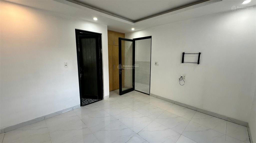 Bán nhà 3 tầng mặt tiền  giá tốt hiếm có tại hòa xuân