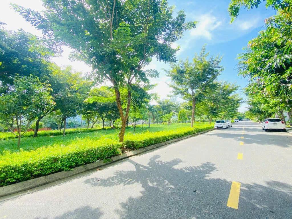 Bán gấp nhà 4 tầng bùi công trừng  view công viên cực đẹp