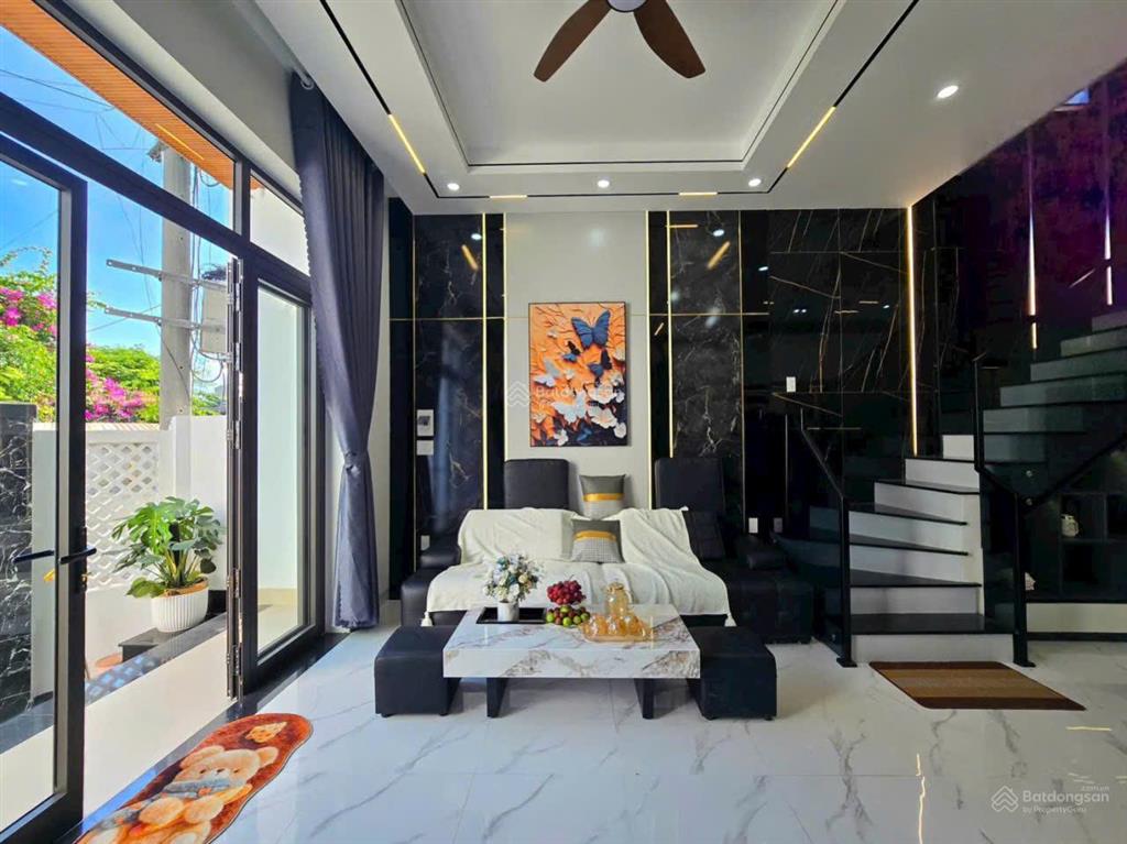 Chào bán nhà 3 tầng 3 mê cực đẹp, vị trí quá tiện để an cư lâu dài